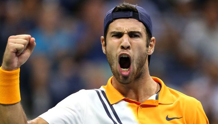 卡伦·哈恰诺夫(Karen Khachanov)击败了竞争对手Roger 费德勒,Rafael 纳达尔和Novak 德约科维奇