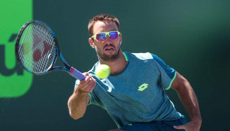 维克多·特洛西奇(Viktor Troicki)在行动