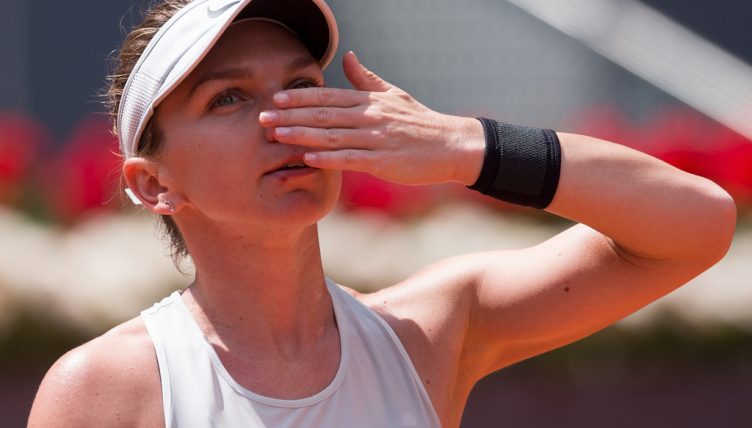 Simona-Halep-kisses