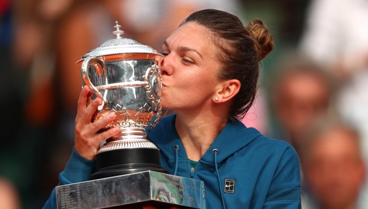 Simona Halep with French Open trophy