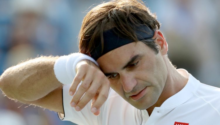 Roger Federer despondent