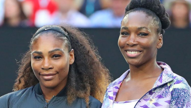 Serena Williams and Venus Williams posing