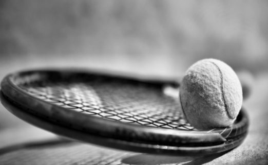 Tennis-racket-with-balls-wallart-on-canvas