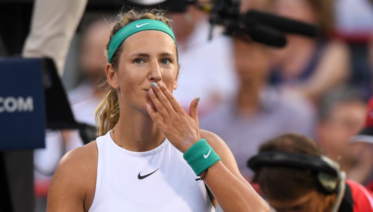 Victoria Azarenka blowing kisses
