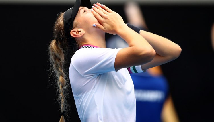 Amanda Anisimova sees off Aryna Sabalenka to make tennis history