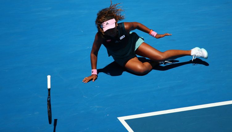 Naomi Osaka falling over