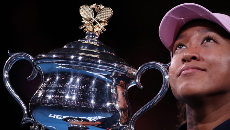 Naomi Osaka with trophy