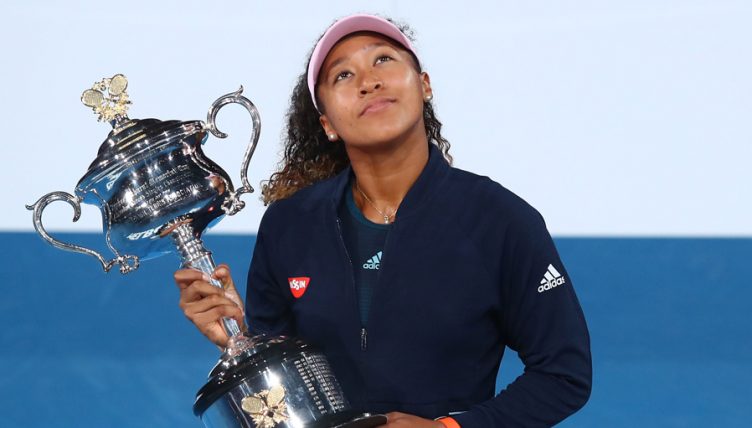 Naomi Osaka with Australian Open trophy