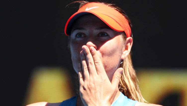 Maria Sharapova blowing kisses