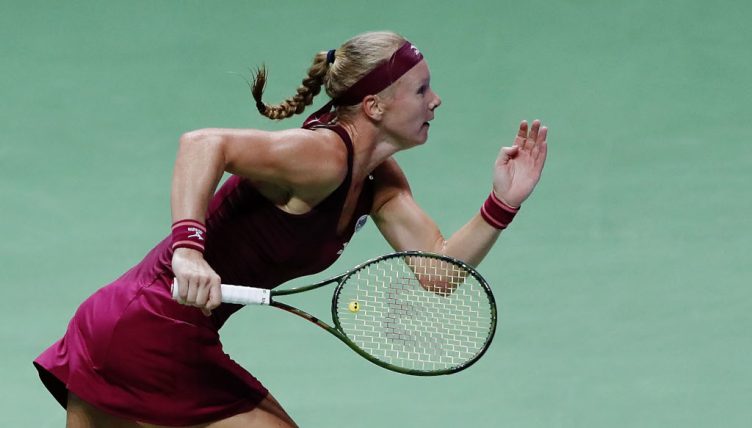 Kiki Bertens on the run