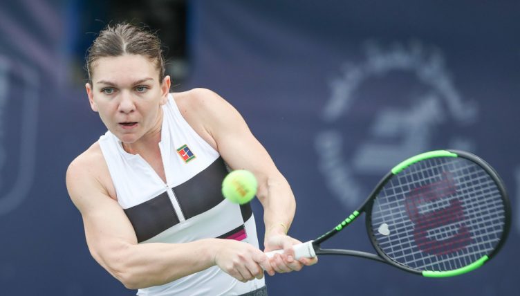 Simona Halep in action