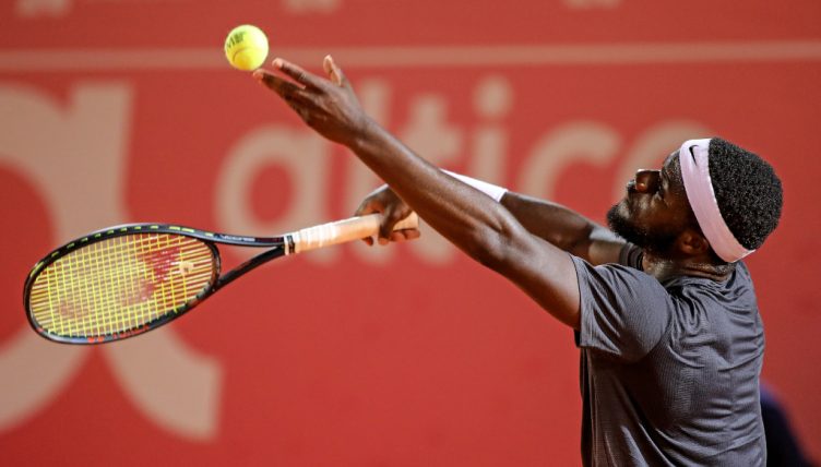 Frances Tiafoe serving