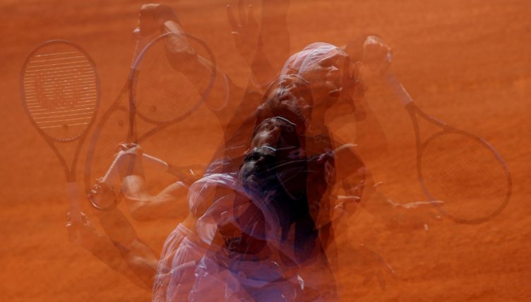 Joao Sousa serving