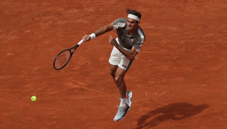 Roger Federer serving