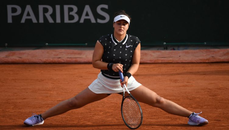 Bianca Andreescu sliding