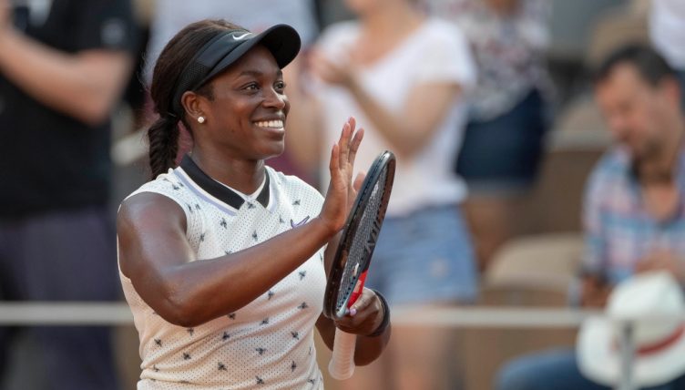 Sloane Stephens applauding