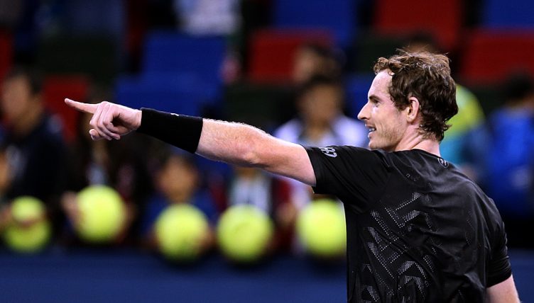 Andy Murray pointing