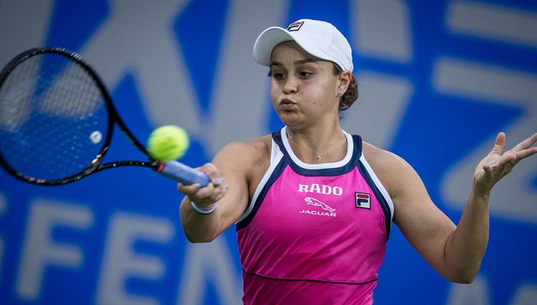 Ashleigh Barty forehand in China