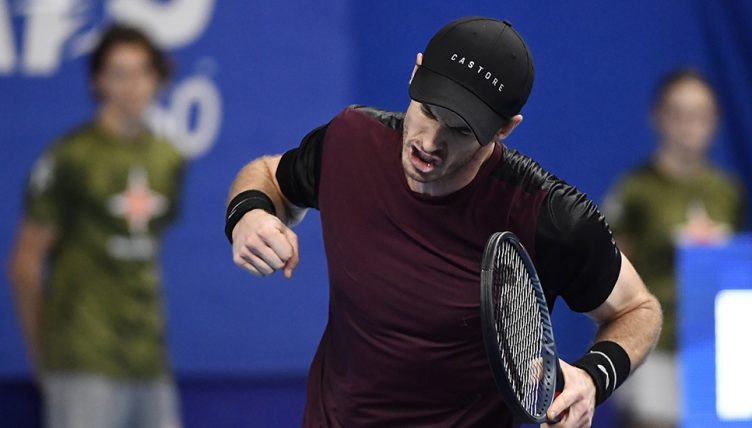 Andy Murray celebrates