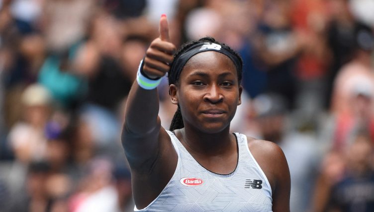 Coco Gauff thumbs up