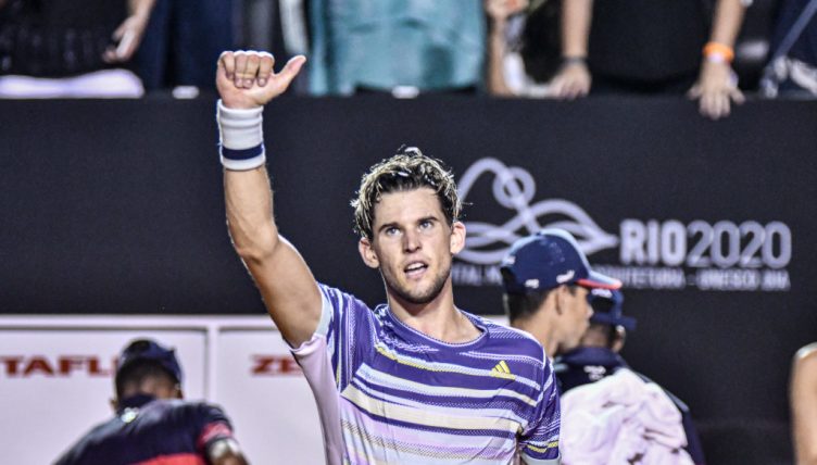 Dominic Thiem giving the thumbs up