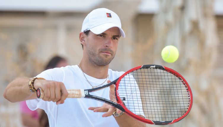 Grigor Dimitrov practising