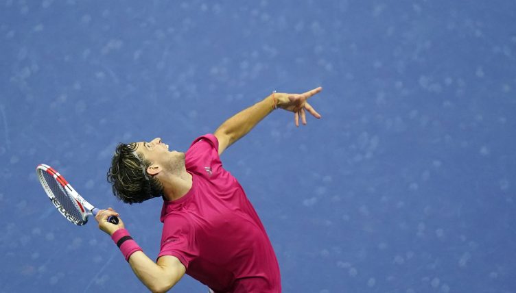 Dominic Thiem serving