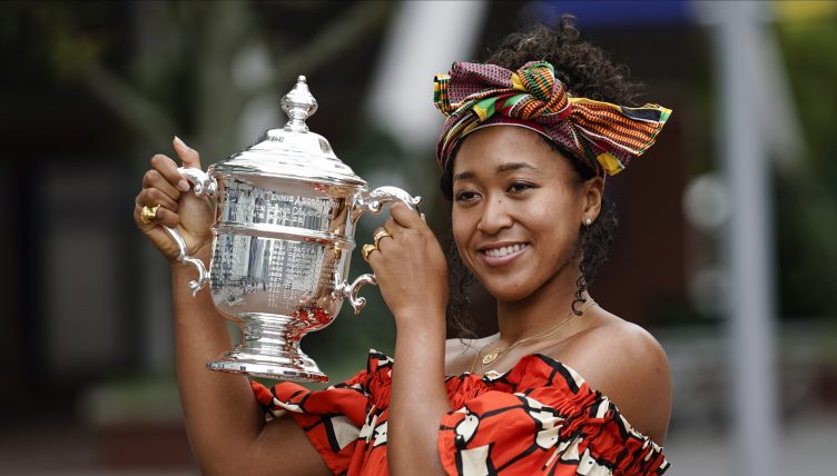Naomi Osaka with US Open trophy