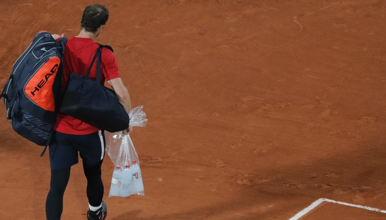 Andy Murray leaves the court