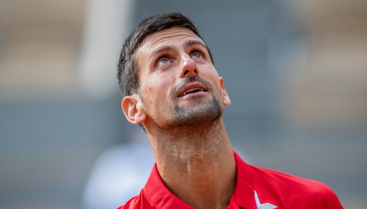 Novak Djokovic looking to the sky