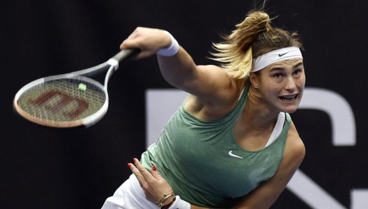 Aryna Sabalenka serving