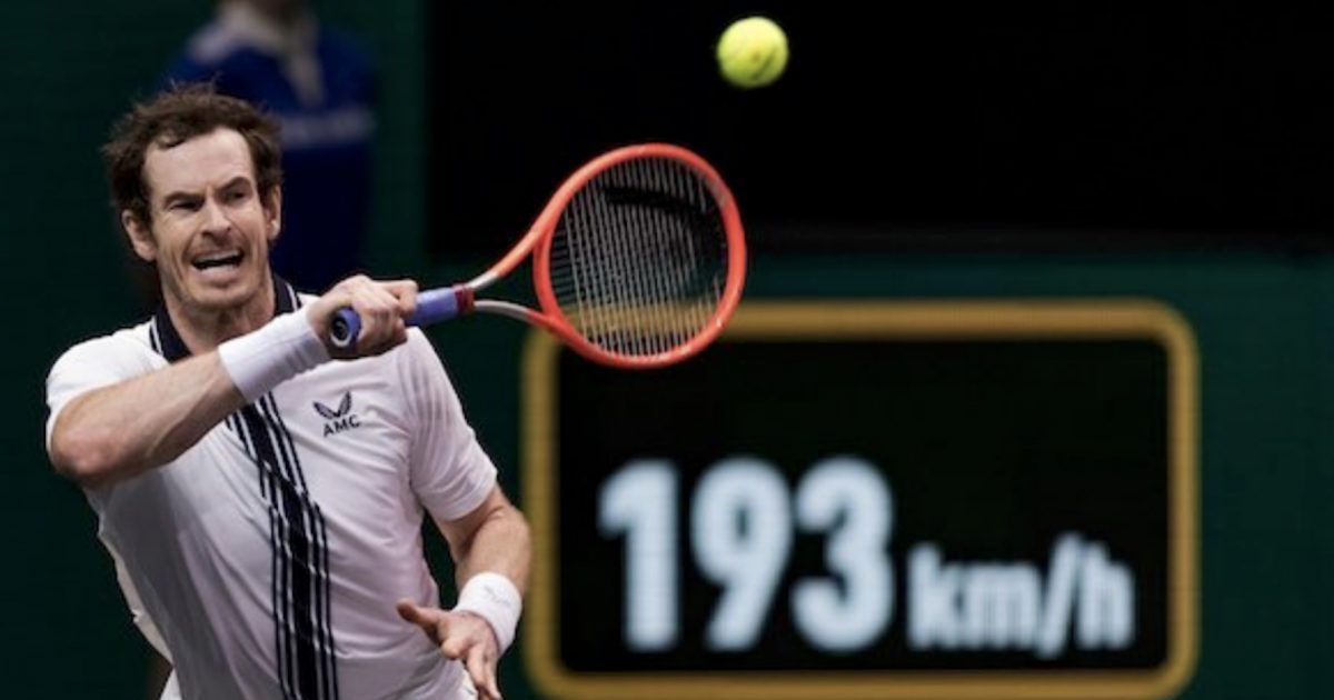Andy Murray swinging
