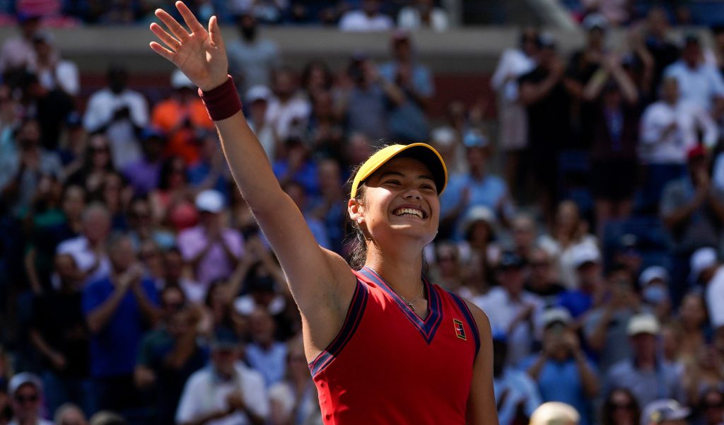 Emma Raducanu salutes US Open crowd