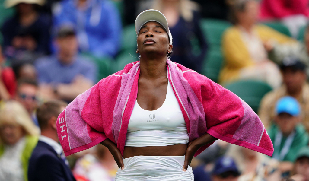 Venus Williams with a towel