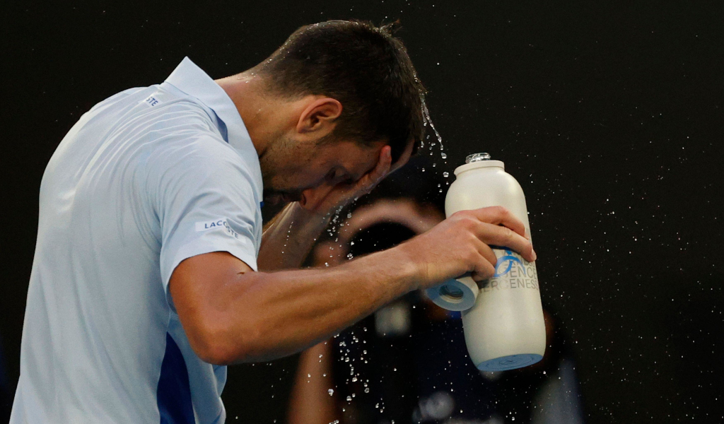 Novak Djokovic cools down