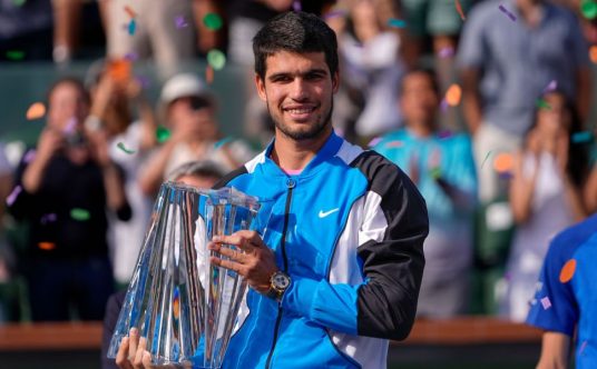 Carlos Alcaraz with the Indian Wells trophy