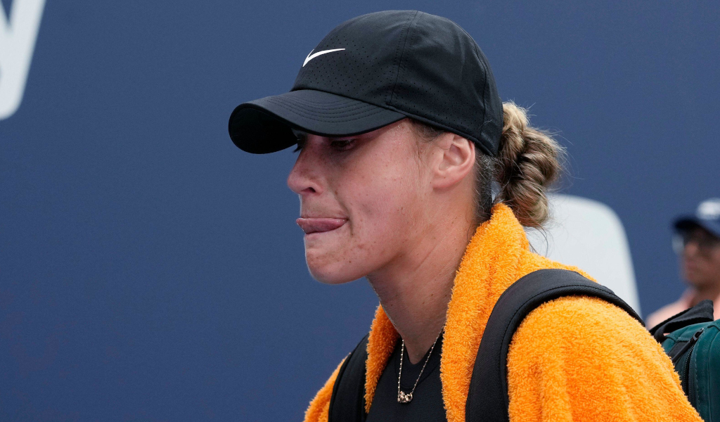 WATCH: Aryna Sabalenka smashes racket as her emotional Miami Open