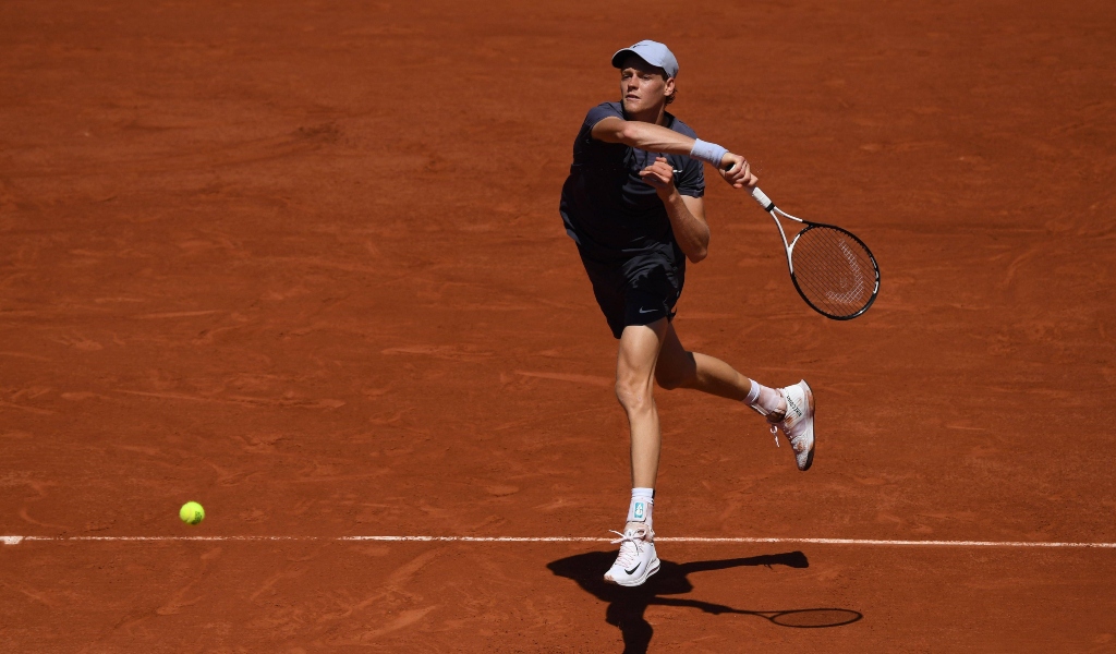 Jannik Sinner playing at Roland Garros 2023