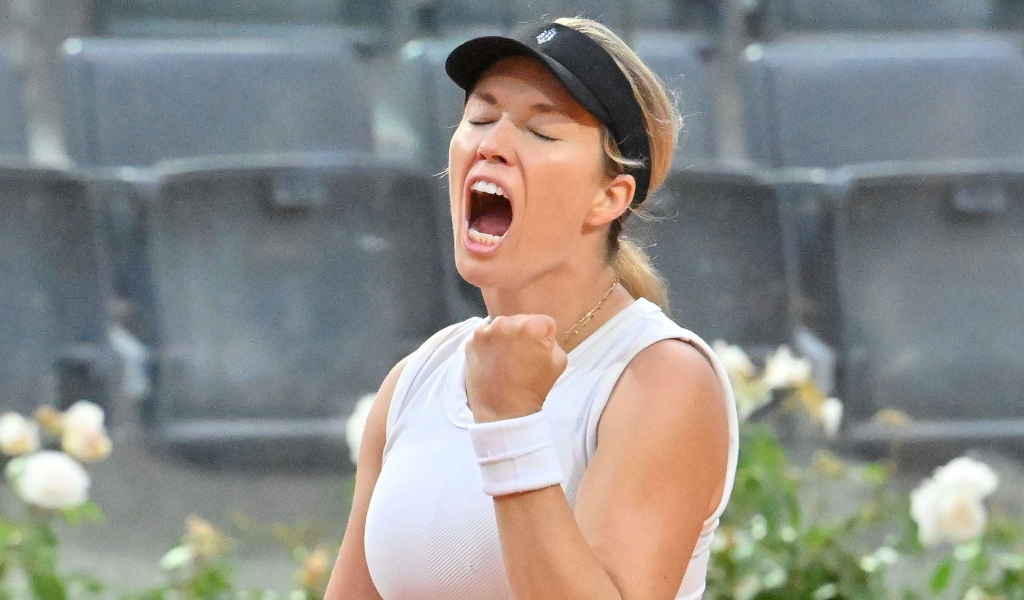 Danielle Collins reacts