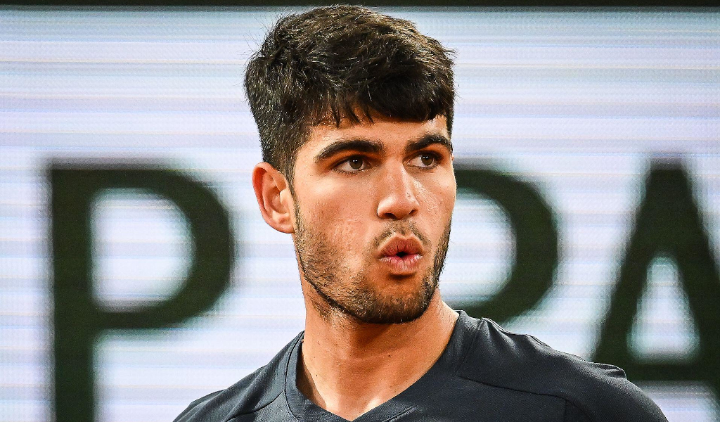 Carlos Alcaraz focused