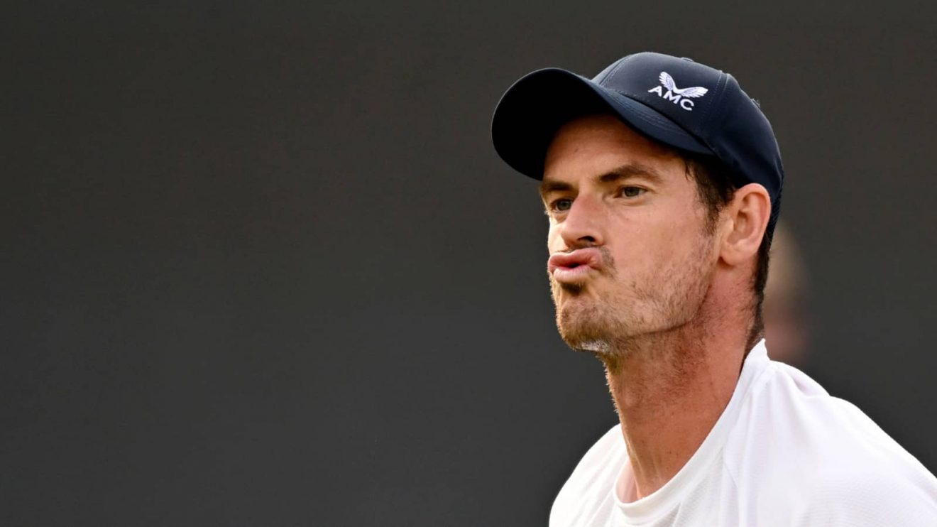Stuttgart, Germany. 11th June, 2024. Tennis: ATP Tour - Stuttgart, Singles, Men, 1st round. Giron (USA) - Murray (Great Britain). Andy Murray reacts
