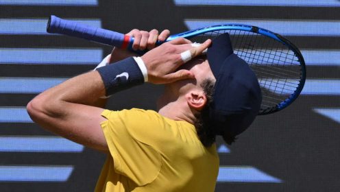 Jack Draper celebrates maiden title in Stuttgart