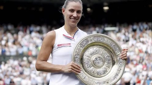 Angelique Kerber with the Wimbledon trophy