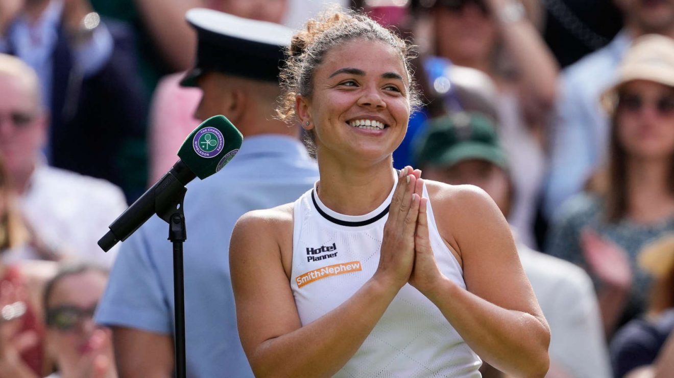Jasmine Paolini celebrates after her match