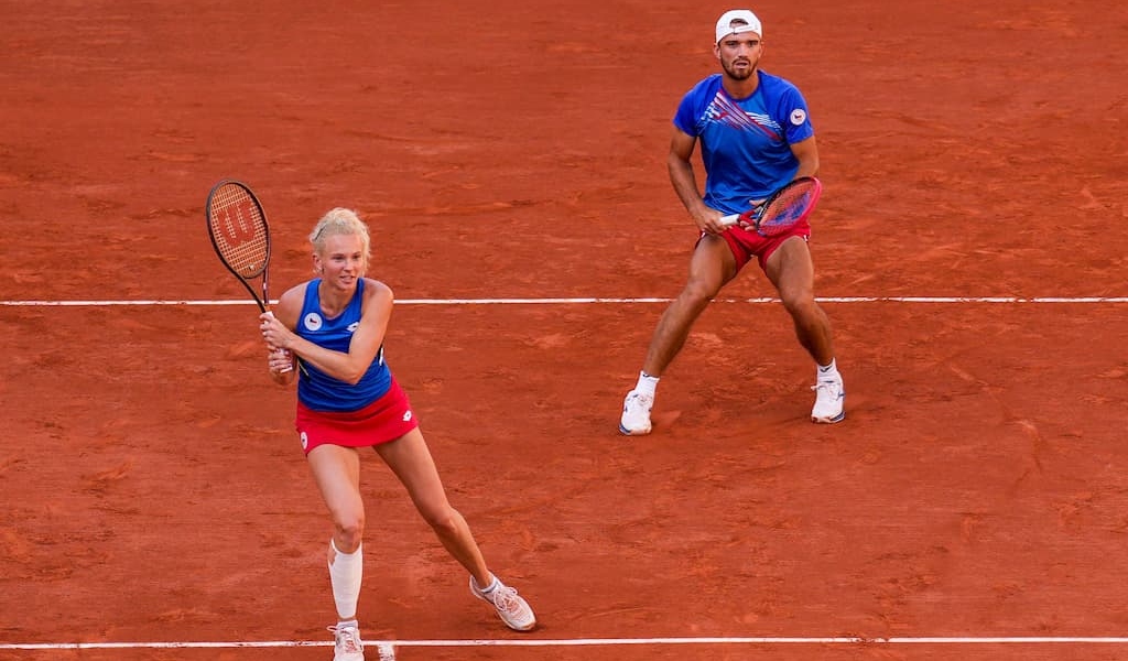 Katerina Siniakova and Tomas Machac play mixed doubles at Paris 2024.