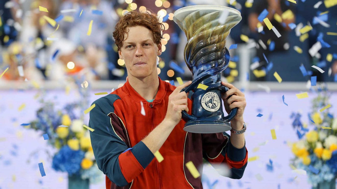Jannik Sinner with the Cincinnati Open trophy
