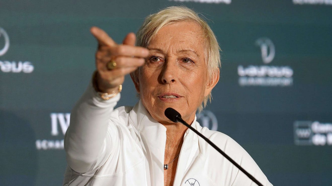 Martina Navratilova pointing