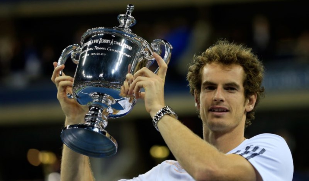 Andy Murray lifts the US Open title after his victory in the 2012 final.