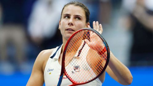 Emma Navarro in action