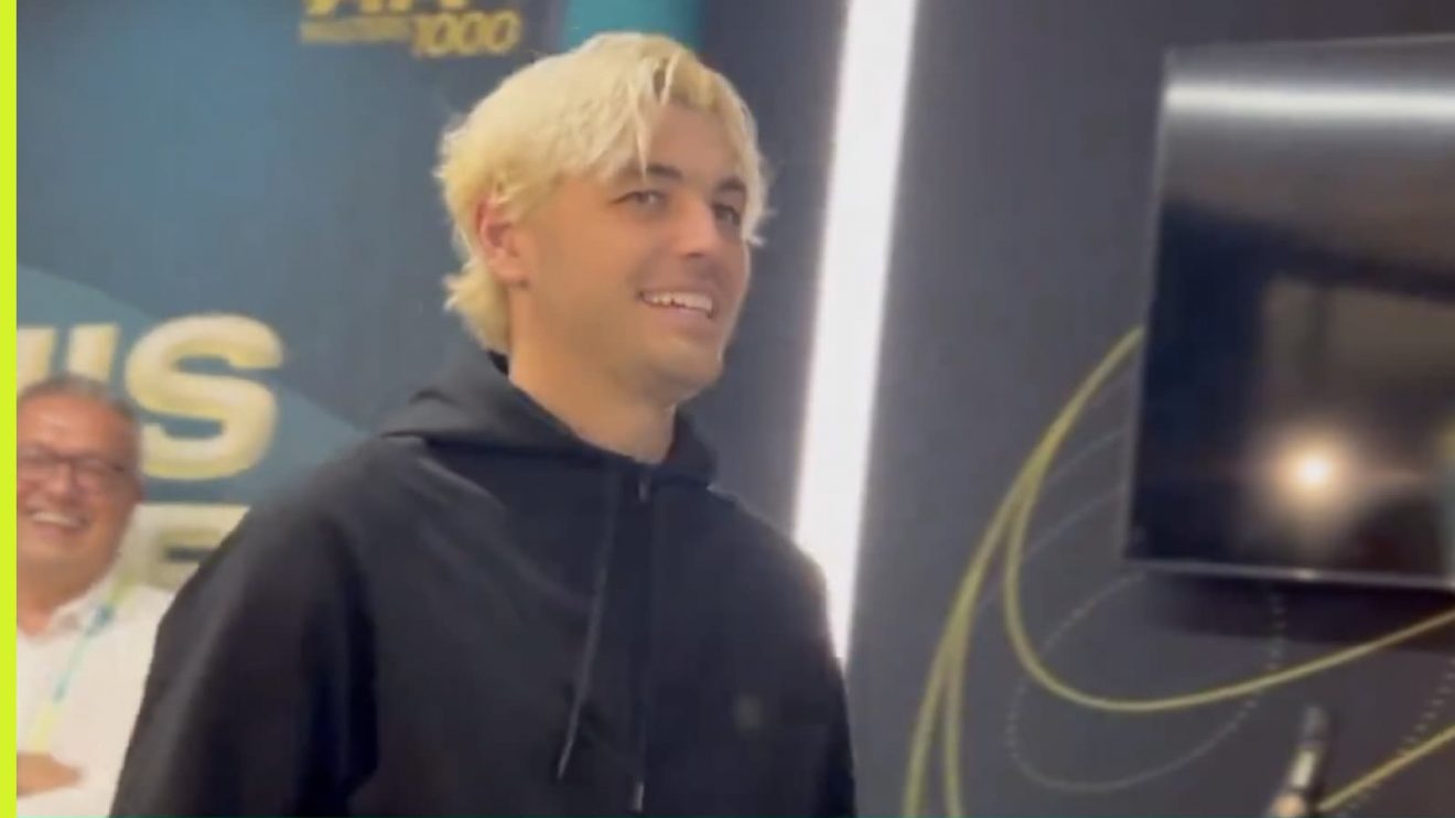 Taylor Fritz died his hair blonde